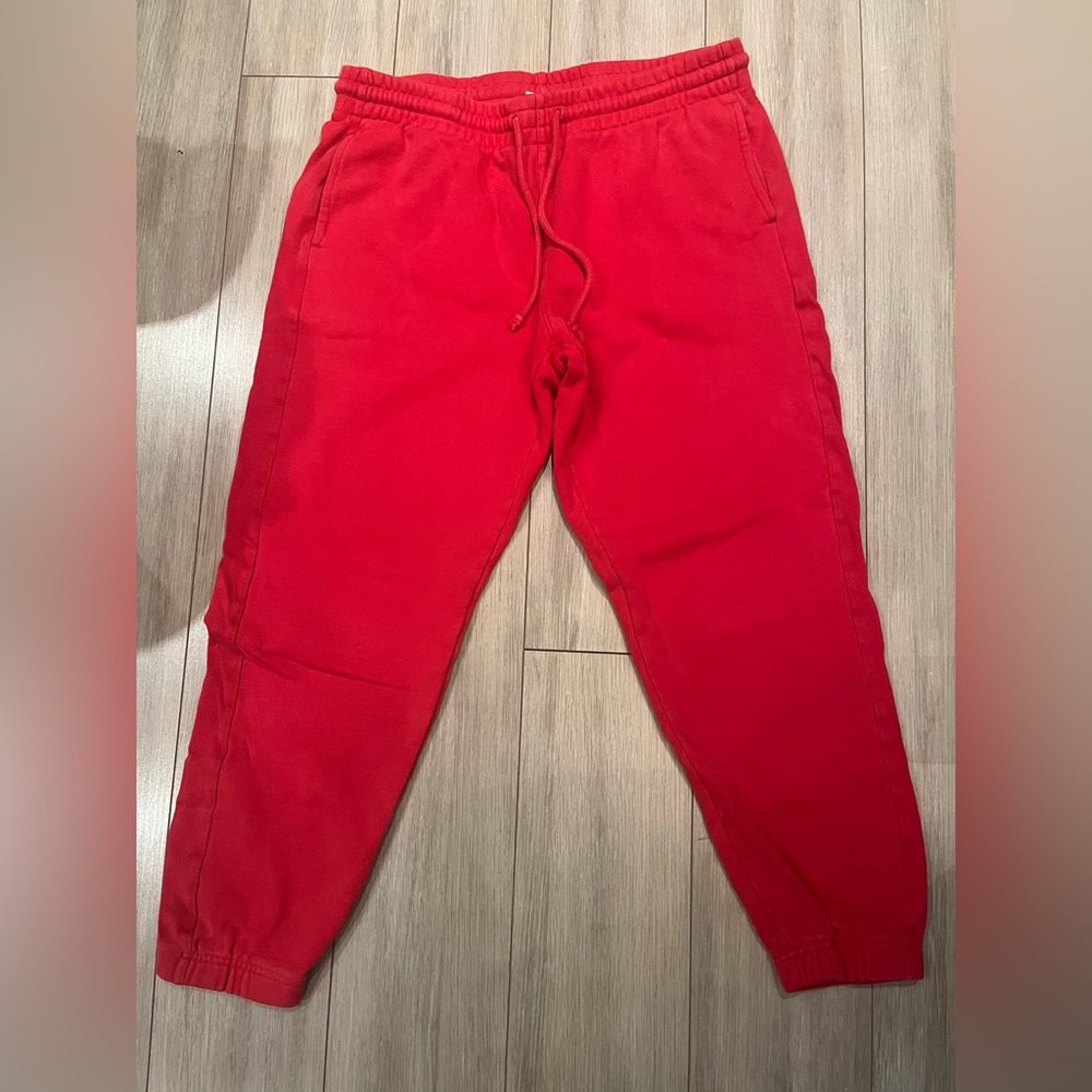 Aritzia TNA Cozy AF joggers sweat pants size L red